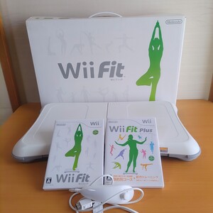 【箱/バランスWiiボード/ヌンチャク付】 Wii Fit、Wii fit Plus 任天堂 Wiiフィット ソフト