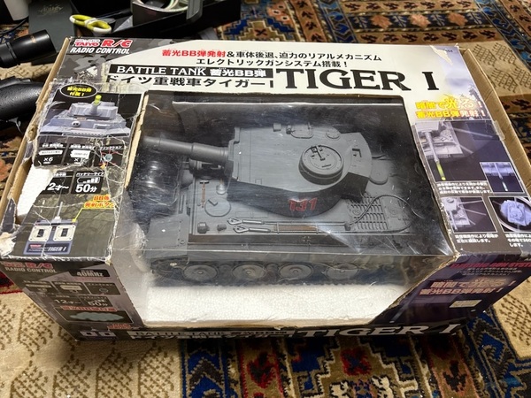 絶版品 タイヨーRC TAIYO RC ラジコン ドイツ重戦車タイガー1 TIGER 1 デザート迷彩仕様 バトルタンク 蓄光BB弾 動作確認済み