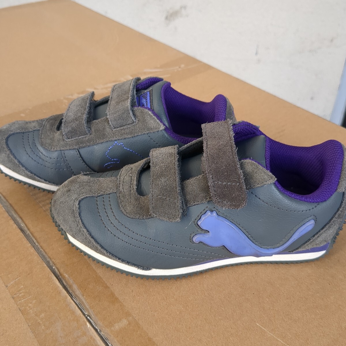 中古品☆PUMA☆１８．５㌢☆使用感あり☆