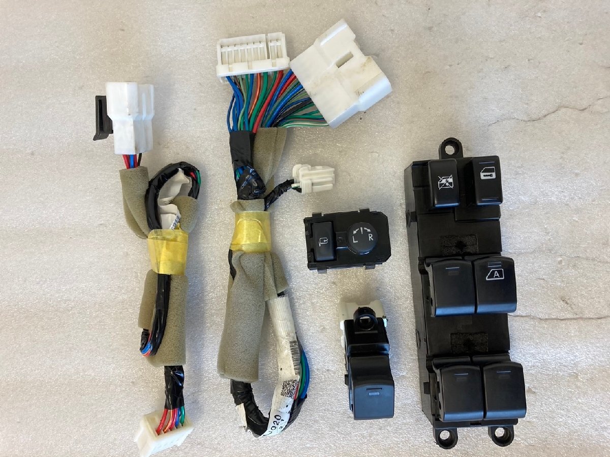 SUBARU スバル　レガシィ　BR9 純正ウィンドスイッチ スバル 純正 レガシィ 《 BR9 》 パワーウィンドウスイッチ