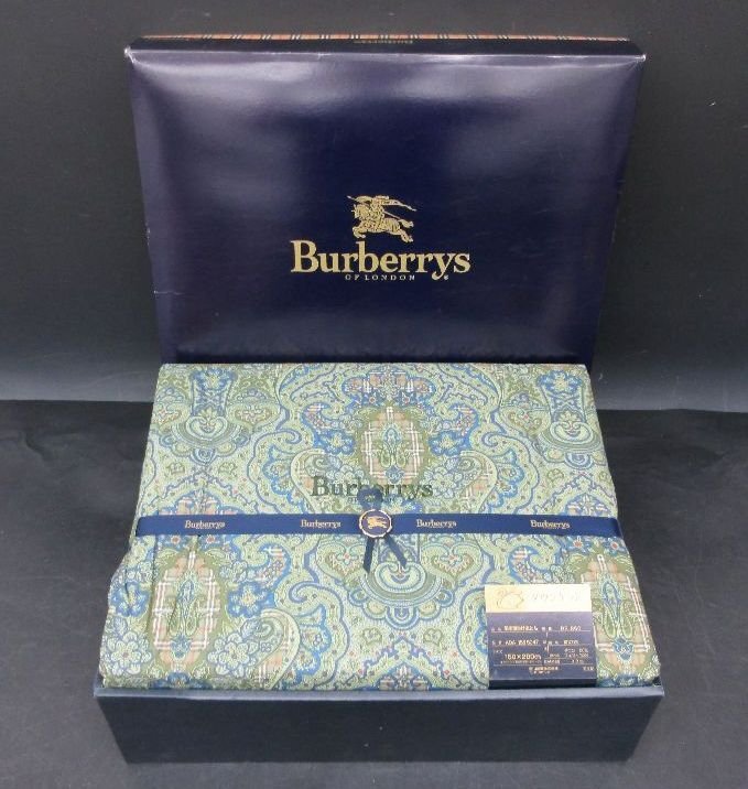 T　新品未使用　未開封　 Burberrys　羽毛布団　寝具　夏用　箱付き T 新品未使用 未開封 Burberrys 羽毛布団 寝具 夏用 箱付き