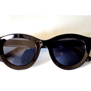 Tokyo Grid 太縁フレーム サングラス ブラック×グレー 01