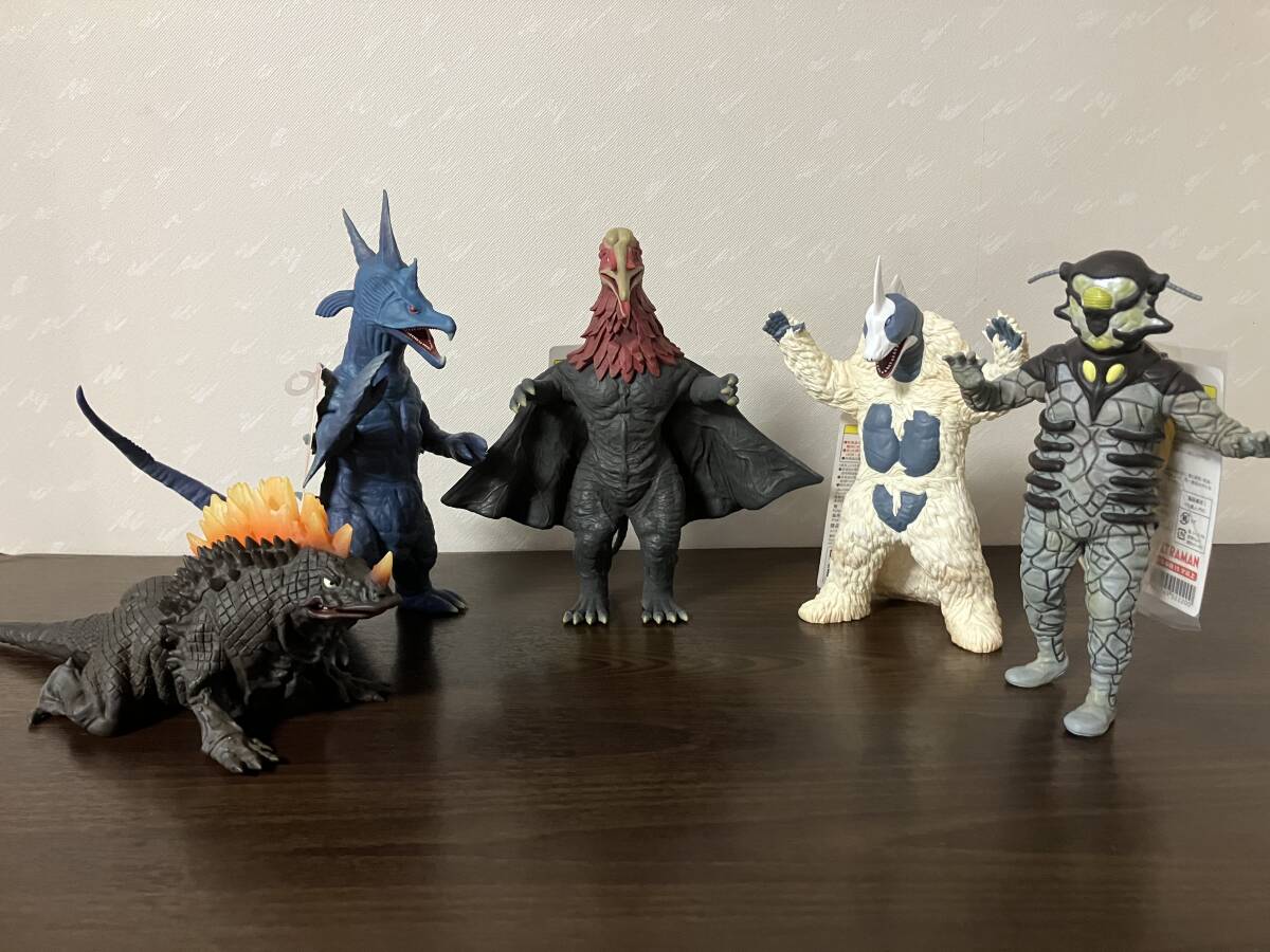 19体まとめ売り タグ付きソフビフィギュア ウルトラ怪獣 モンスターシリーズ等 2025年最新】Yahoo!オークション -ウルトラ怪獣シリーズ タグの