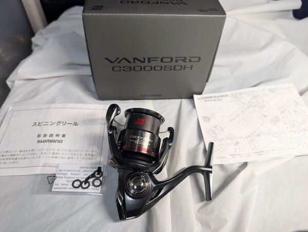 ハンドル無し 新品 シマノ 24ヴァンフォード 管466GF C3000SDH 本体+スプール