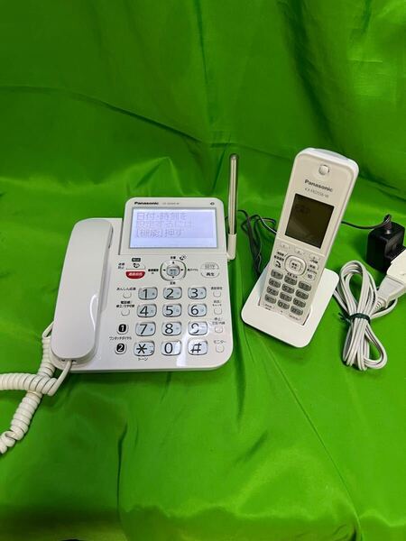 美品 Panasonic 電話機 KX-FKD556-W VE-GD69-W 親機 子機 ホワイト コードレス電話機 パナソニック