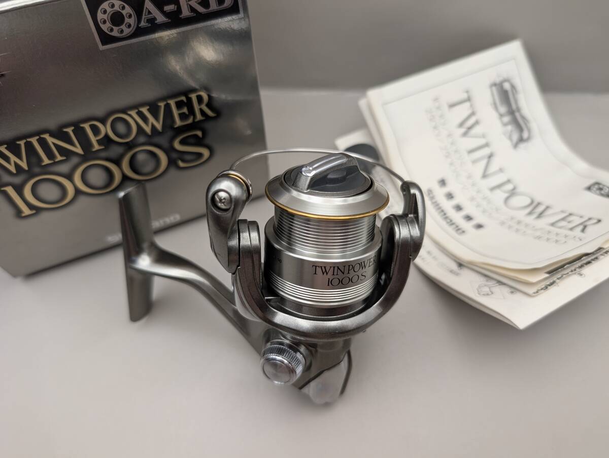 シマノ　SHIMANO 希少 05 ツインパワー 1000S 日本製 シマノ(SHIMANO) 05'ツインパワー 1000PGS 02039｜アウトドア