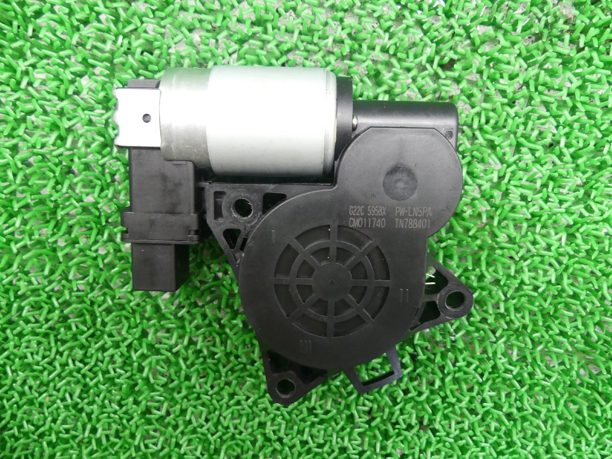 丁寧対応！ MPV DBA-LY3P 右フロントドアレギュレータ・モーター [ZNo:02000314] ＭＰＶ LY3P 右フロントドアレギュレータ・モーター 34F L206-58-590B