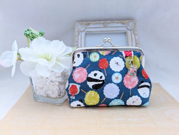 夏祭り綿あめパンダ ぷっくりがま口ポーチ 角10cm 小銭入れ小物入れ ハンドメイド ブルー プレゼントにも 匿名配送