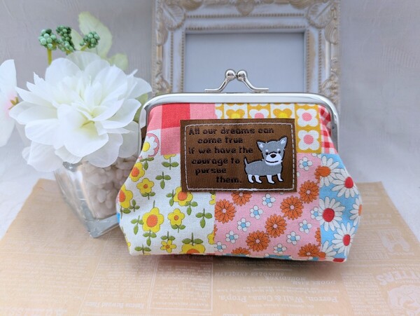 犬タグ付 ぷっくりがま口 パッチワーク風花柄 角10cm 小銭入れ 小物入れ ハンドメイド プレゼントにも がま口ポーチ 匿名配送
