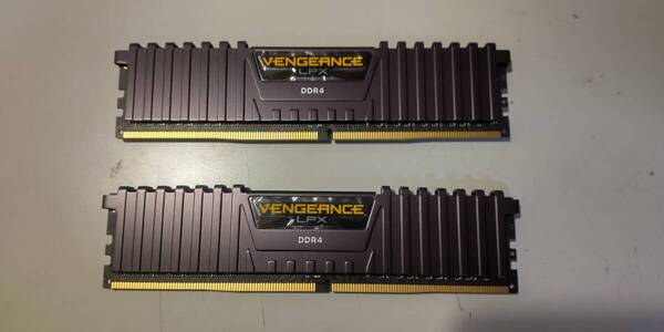 CORSAIR CMK32GX4M2A2666C16 DDR4-2666 16GB×2(32GB)中古品