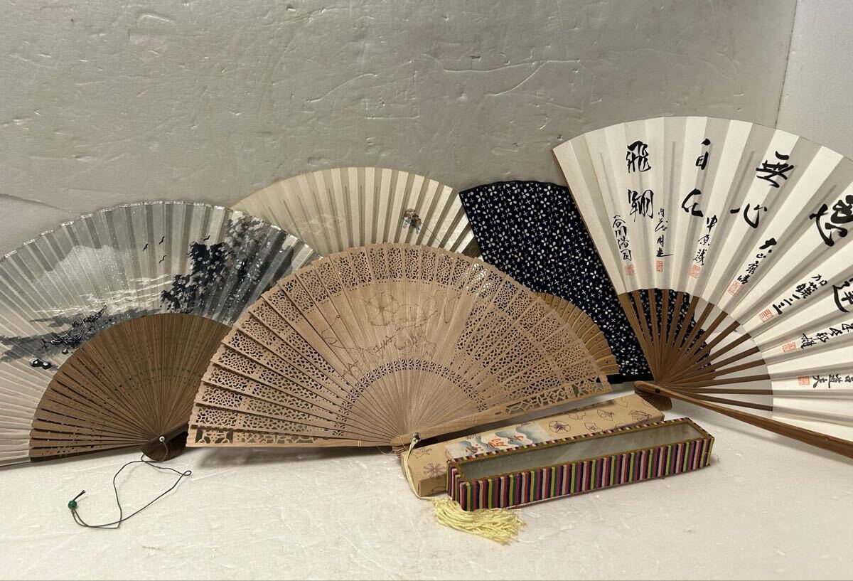 ♦️中国伝統工芸 透かし彫り 扇子 扇 マンモス 置物 飾り 団扇 骨董品 楽天市場】最高級 蘇州扇子 ハンドメイド 黒檀親骨 檀香扇 白檀