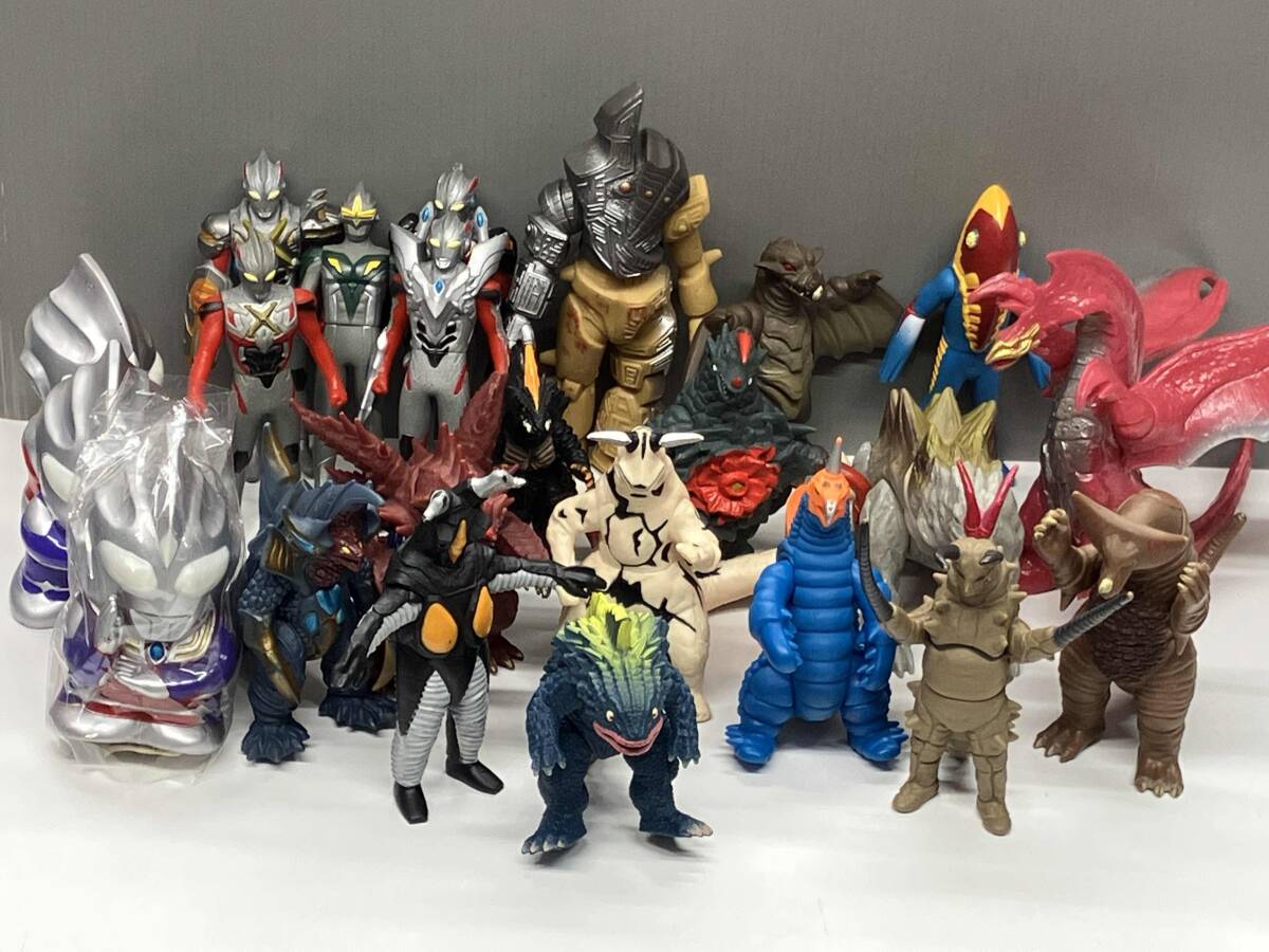 ウルトラマン・怪獣 フィギュア セット まとめ売り ウルトラマン怪獣フィギュアセット 4体まとめて - メルカリ