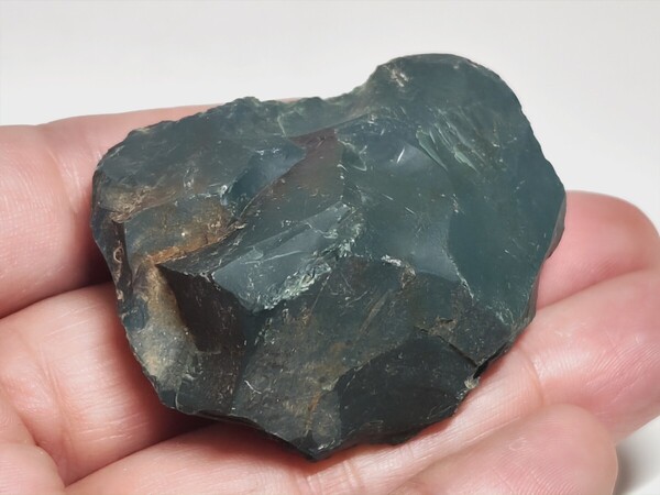 M-54 出雲石 56g 碧玉 瑪瑙 ジャスパー 原石 鑑賞石 自然石 天然石 誕生石 鉱石 鉱物 宝石 水石