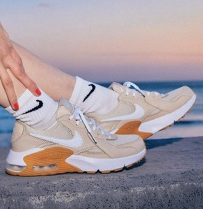 NIKE/ナイキ/W AIR MAX EXCEE/エア マックス エクシー/スニーカー/靴/ベージュ×ホワイト/SIZE 24.5/美品