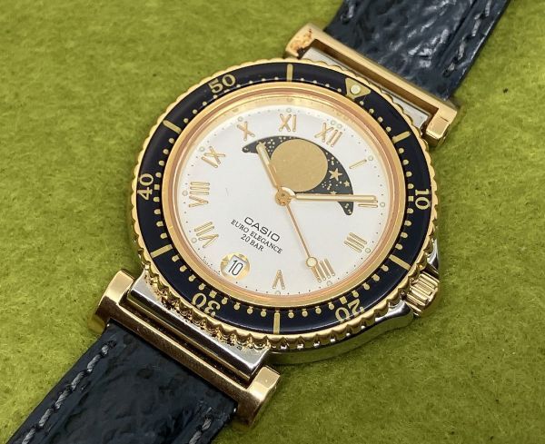 A204 希少 稼動品　CASIO カジキダイバー　ムーンフェイズ A-3 希少 美品 CASIO カシオ カジキダイバーウォッチ ムーン