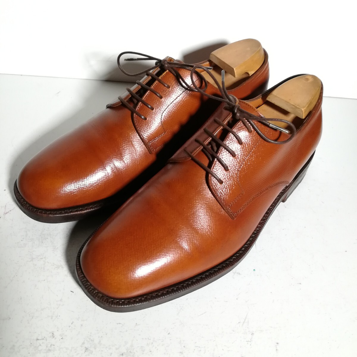 未使用✨サルヴァトーレフェラガモ　ビジネスシューズ　ロングノーズ　ブラウン 未使用✨サルヴァトーレフェラガモ ビジネスシューズ