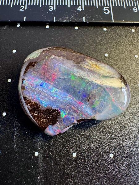 ボルダーオパール ルース59.8ct