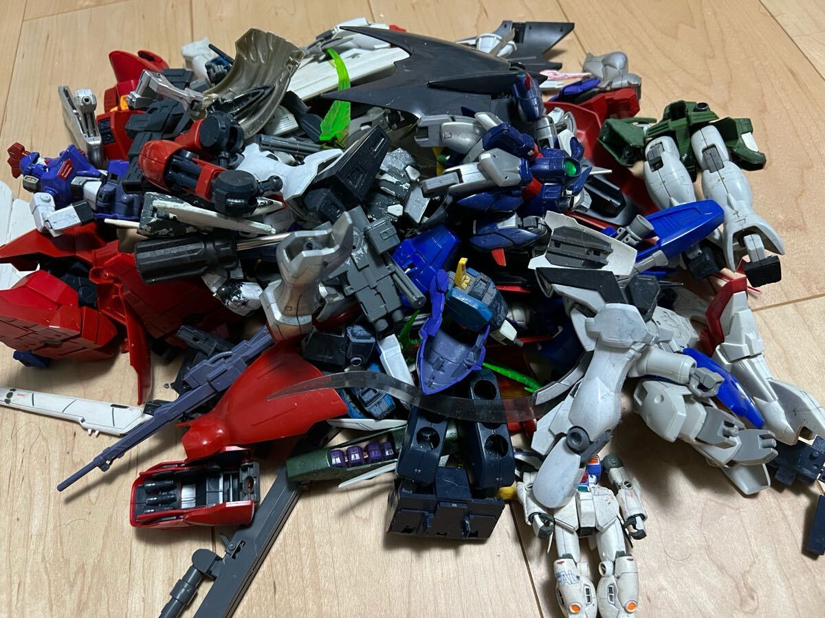 Gundam Collection（BANDAI） - ガンプラ　ジャンク品　まとめ売り　全16体 2025年最新】Yahoo!オークション -ガンプラ ジャンク まとめの