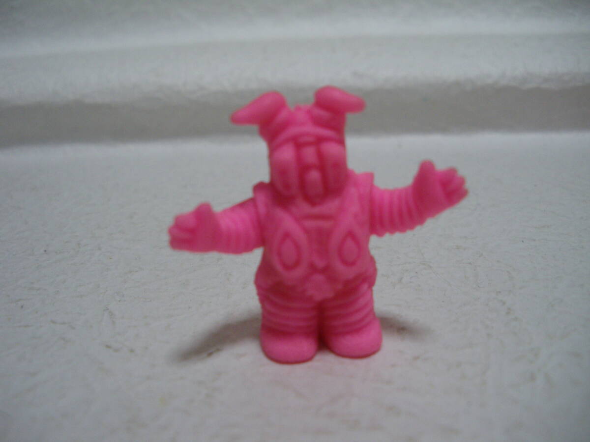 ウルトラマン　怪獣消しゴム　円谷プロ　ピンク　桃 ウルトラ怪獣消しゴム デビロン（桃スプレー） 当時物 ポピー
