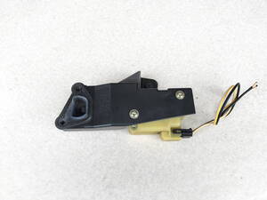 ボルボ V70(初代8B)取外し ヒューエルロックモーター 品番9152856 ガソリンロック 給油口ロックモーター