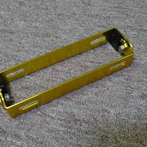 送料無料 ナンバーブラケット パタパタ カチャカチャ 角度調整 金 C