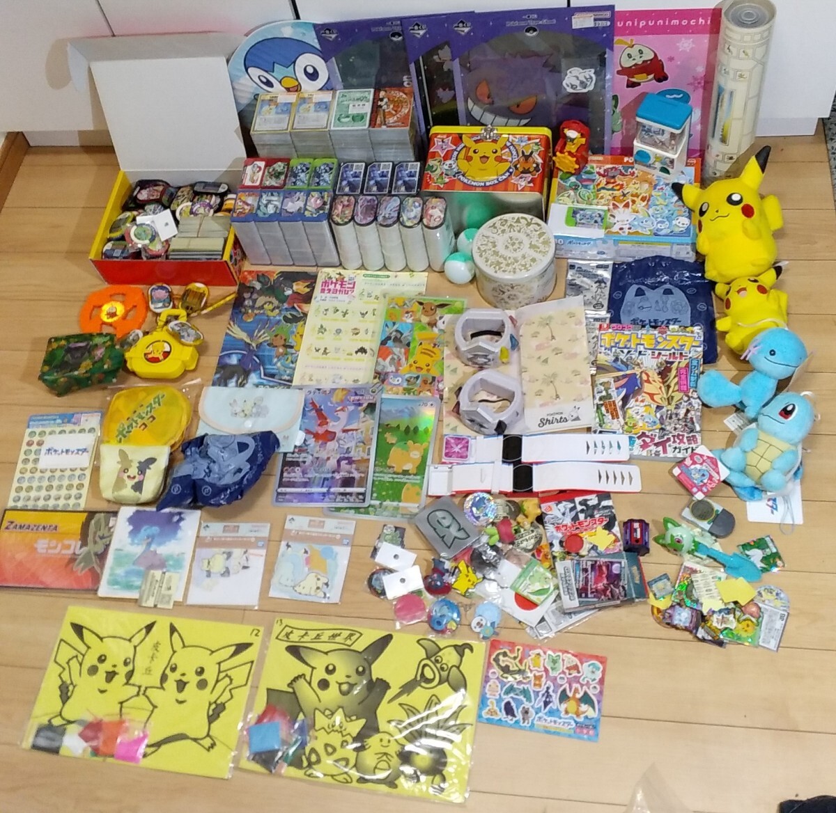ポケモン ポスター シール カード など色々計13点 ポケットモンスター ポケモン ポスター シール カード など色々計13点