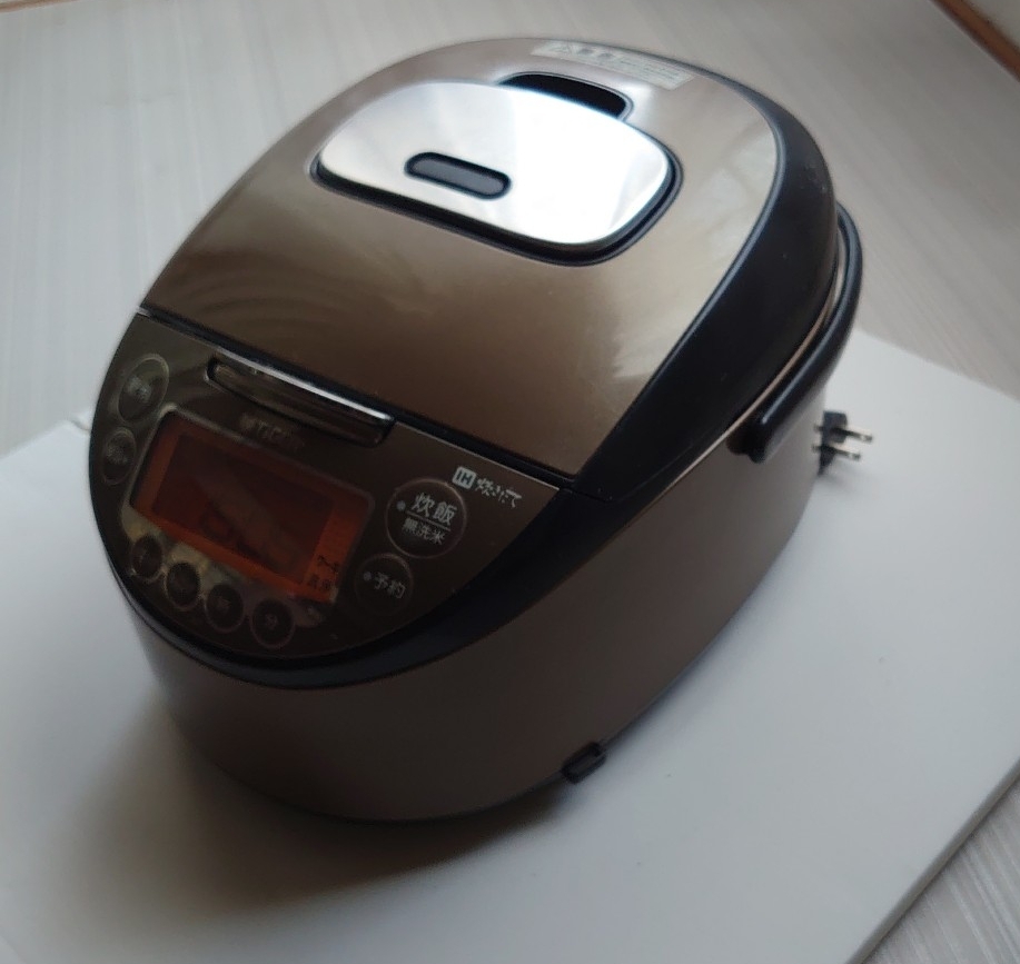 中古品 タイガー IH炊飯器　5.5合炊き 19年製 TIGER タイガー 炊飯器 IH 5 5合炊き IH炊飯ジャー ホワイト