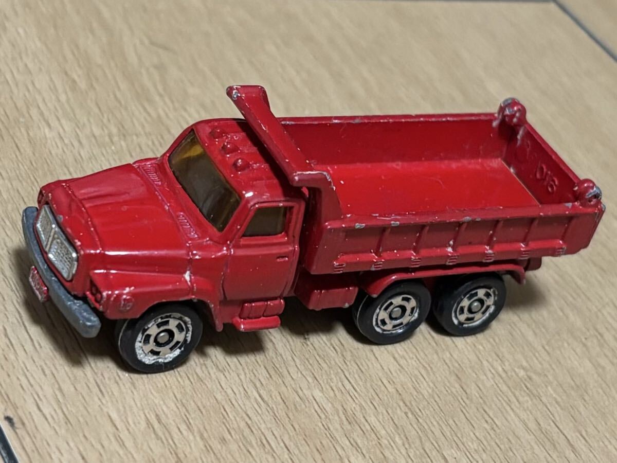 赤箱トミカ  16 ニッサンディーゼル ダンプトラック　未使用品！！
(日本製) ミニカーショップ ケンボックス トミカ 赤箱(日本製)☆16