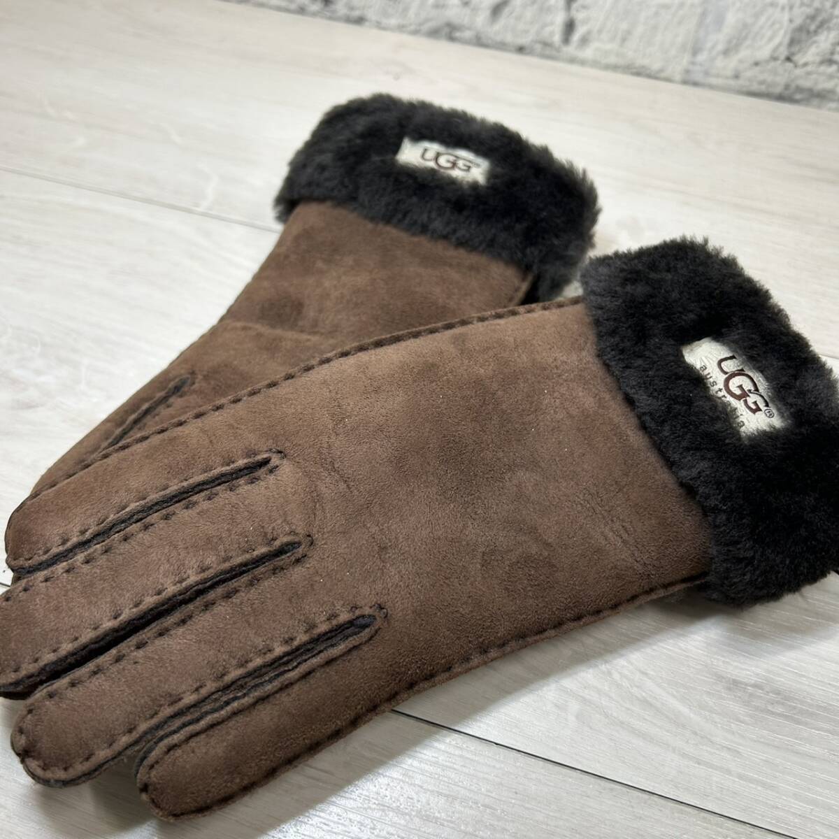 【新品未使用】UGG 手袋 ムートン 手袋 レディース ブラック 黒 UGG Australia アグ グローブ レディース シームド テック 17371