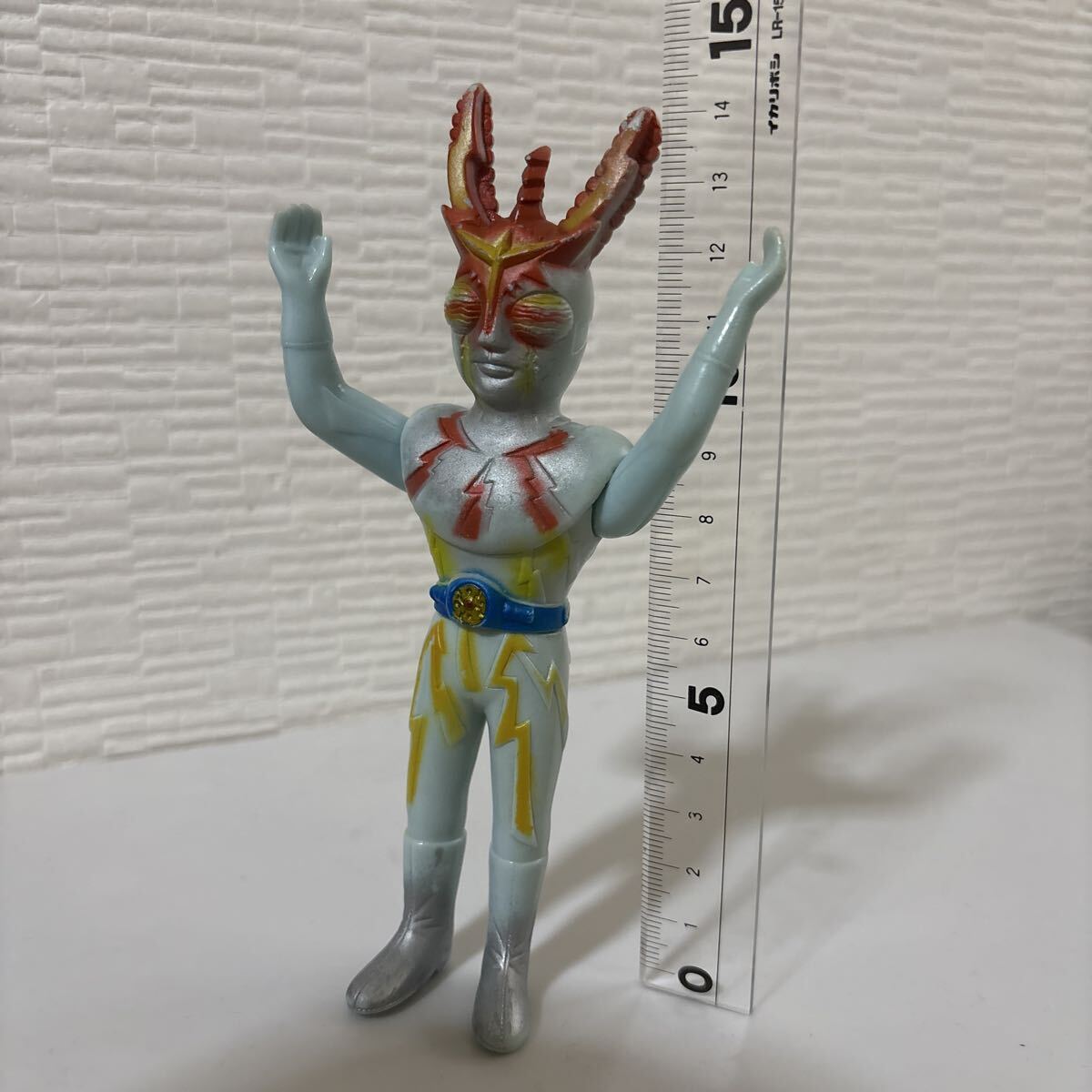 【希少カラー】 イナズマン ポピー ソフビ 当時物 昭和レトロ 玩具 Yahoo!オークション -「イナズマン ソフビ」(ビンテージ) の落札