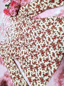 白×花柄◆首周り◆キラキラ◆テーピング◆伸びの良い◆柔らか◆お洋服