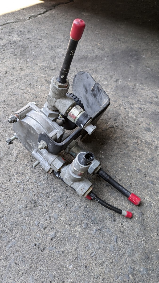 日野大型／エアーリレーバルブ／プロポーションバルブ／Ｅ１３Ｃ