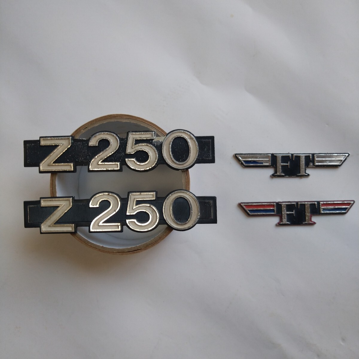 当時物Z250FT サイドカバー FTロゴ付き　美品 当時物Z250FT サイドカバー FTロゴ付き 美品
