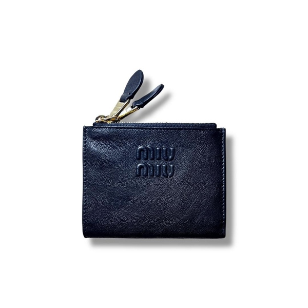 MIU MIU ミュウミュウ ナッパレザー ウォレット 折り財布