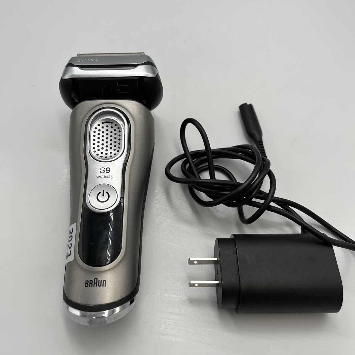 ブラウンBRAUN メンズ電気シェーバー シリーズ9 wet&dry 中古 2025年最新】Yahoo!オークション -ブラウン シリーズ9の中古品