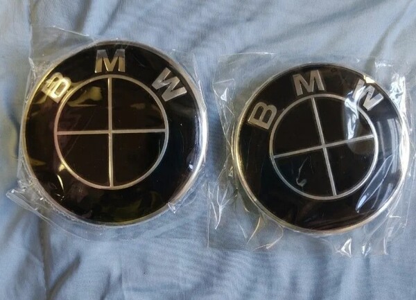 ラスト 送料込み BMW ブラックボンネットエンブレム リアエンブレム 82mm74mm 2枚セット フロント リアエンブレムセット