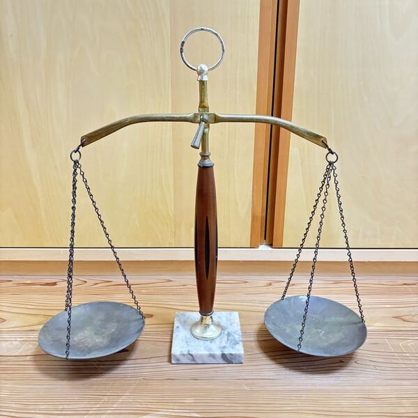 ヴィンテージ 天秤 両皿天秤 真鍮材 組立式 全高約44.5cm 置物 アンティーク インテリア レトロ 大理石 オブジェ