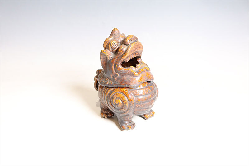 狛獅子香炉　鉄地真鍮鍍金　室町末～江戸初期　　H0330C 152525003_o1.jpg?