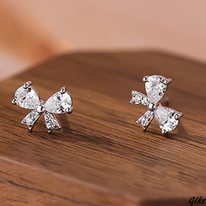 【小ぶりなリボンデザインで可愛らしいピアス】 ジルコニアピアス S925 金属アレルギー対応 つけっぱなし プレゼント ギフト