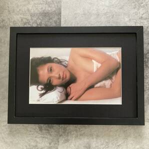 ●額装品 大原麗子 グラビア 貴重写真 A4サイズ額入り ポスター風 アートフレーム 送料無料 D345