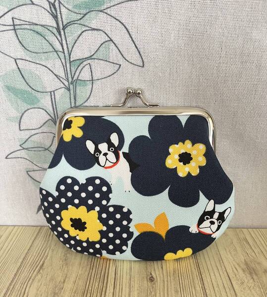がま口・ ポーチ / 財布 / 小物入れ / ハンドメイド / 犬&花・3