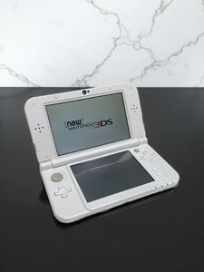New ニンテンドー3DS LL パールホワイト 初期化済み 動作確認済み ポケットモンスターサン付き