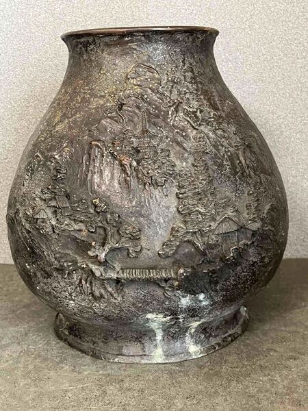 清雲 在銘 浮彫鋳銅金工 銅花瓶 骨董品 花器 壺 陽刻 花入 時代物 置物 送料無料