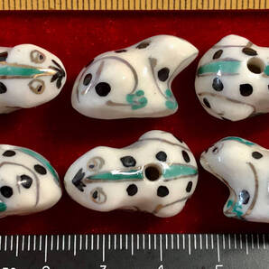 ¶!¶ 金粉彩磁ミニチュアワールド - 36個を1単位として ¶!¶ 白釉に彩磁金粉縁取りの雅蛙模様c 手作り 手芸 工芸 インテリア 趣味