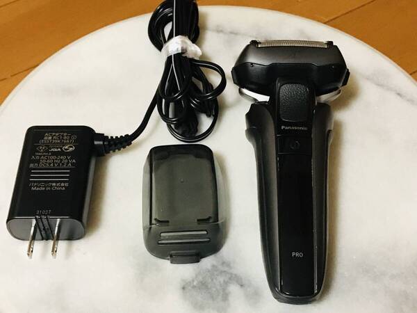 ★Panasonic パナソニック ラムダッシュPRO メンズシェーバー 5枚刃 お風呂剃り可 黒 ES-LV5W★送料無料 即決★