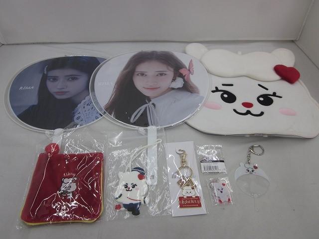 NiziU リマ グッズセット うちわ アクリルスタンド 缶バッジ など多数 NiziU リマ グッズセット うちわ アクリルスタンド 缶バッジ