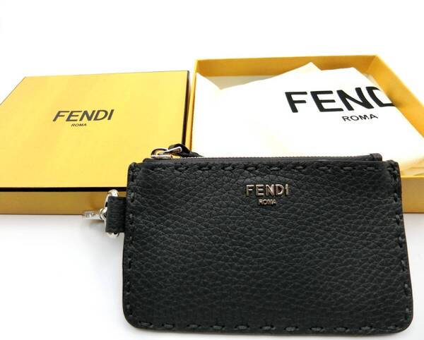 【新品 未使用 タグ付】FENDI / コイン カード ケース ミニ財布 キーホルダー / レザー ステッチ SELLERIA 男女兼用 グレー 保存袋 7M0343