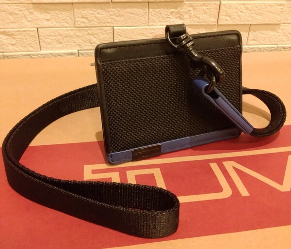 匿名配送込み TUMI トゥミ IDカードホルダー ランヤード ネックストラップ