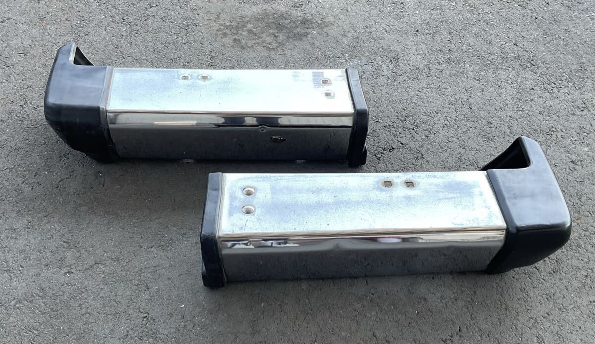 希少　廃盤　ランクル60 初期モデル　縞板付きリアバンパー用　新品左右コーナー 希少 廃盤 ランクル60 初期モデル 縞板付きリアバンパー用 新品