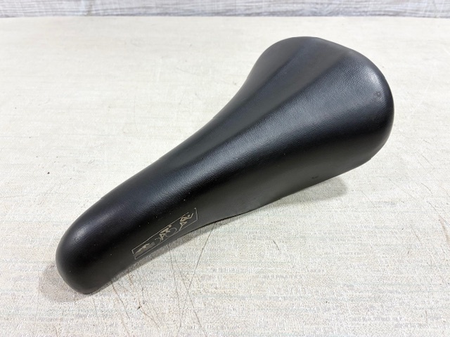 コレクターズアイテム　 激レア　デッドストック　ビンテージ　サドル コレクターズアイテム 激レアデッドストックビンテージサドル